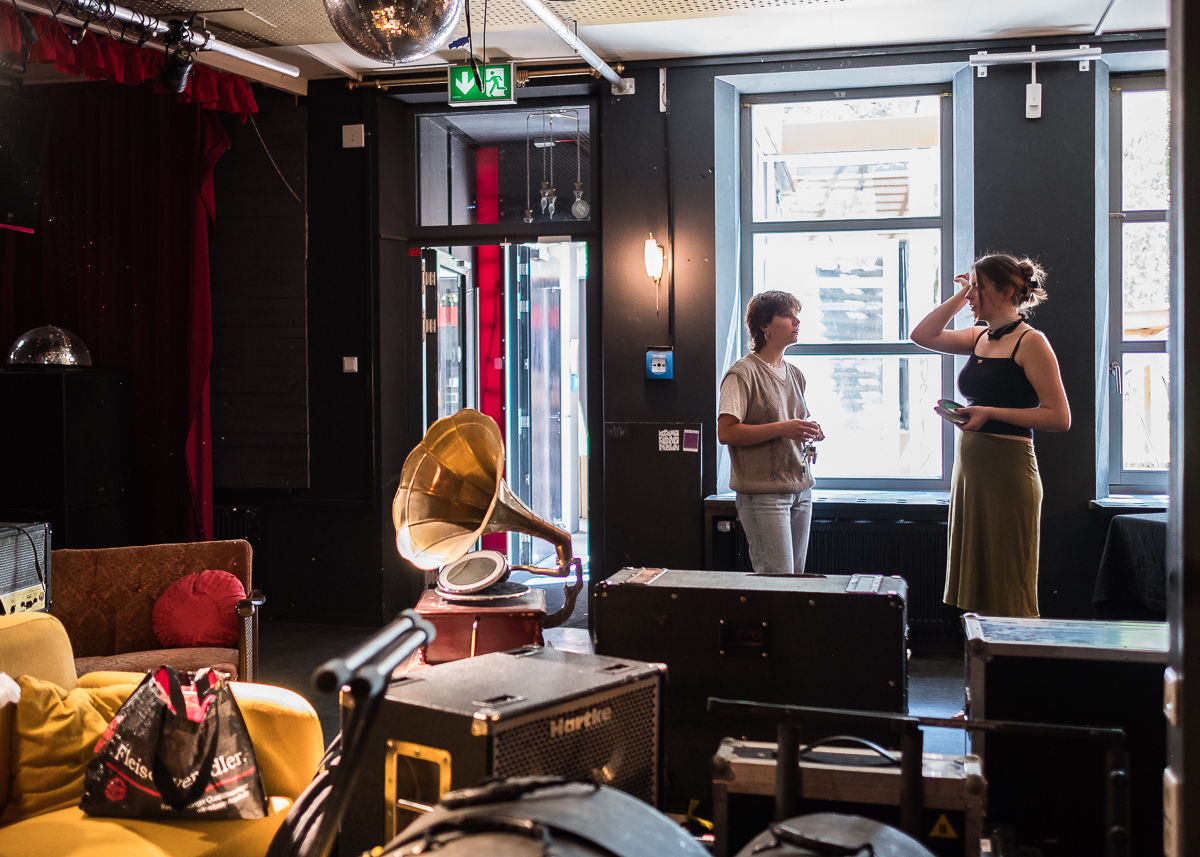 MUZ Musikzentrale Nürnberg e. V. Lilly Kletke Aufbau Aufbau Backstage Bühne Lorenzer Platz Bardentreffen Fotograf Jürgen Klieber 