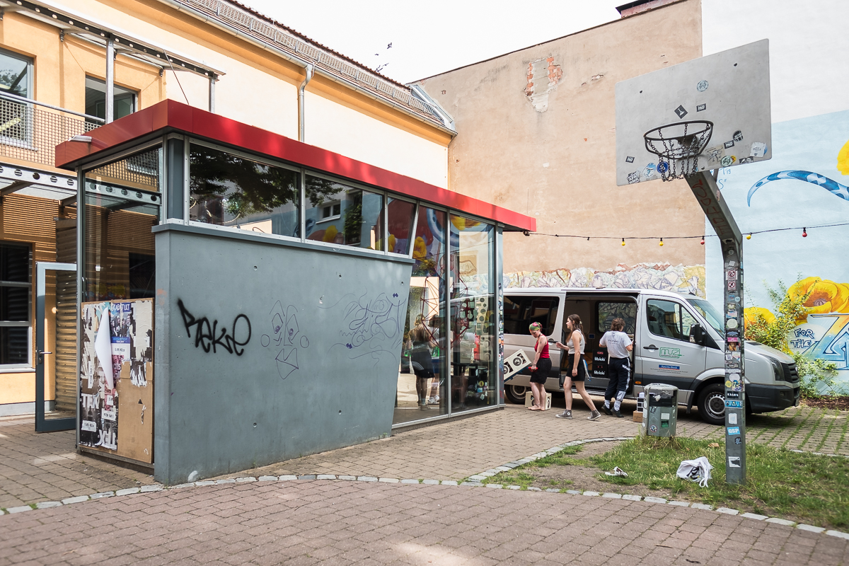 MUZ Musikzentrale Nürnberg e. V. Lilly Kletke Aufbau Aufbau Backstage Bühne Lorenzer Platz Bardentreffen Fotograf Jürgen Klieber 