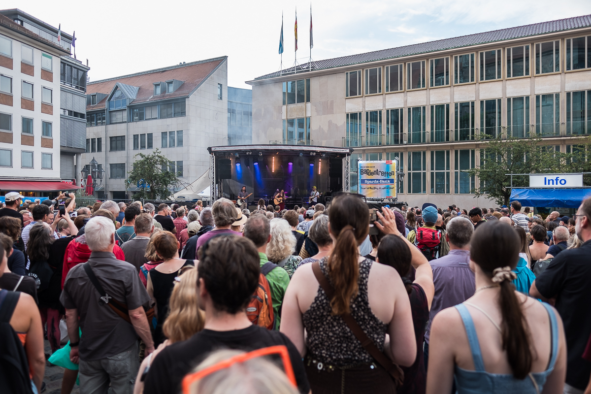 MUZ Musikzentrale Nürnberg e. V. Lilly Kletke Backstage Live Bühne Lorenzer Platz Bardentreffen Fotograf Jürgen Klieber 