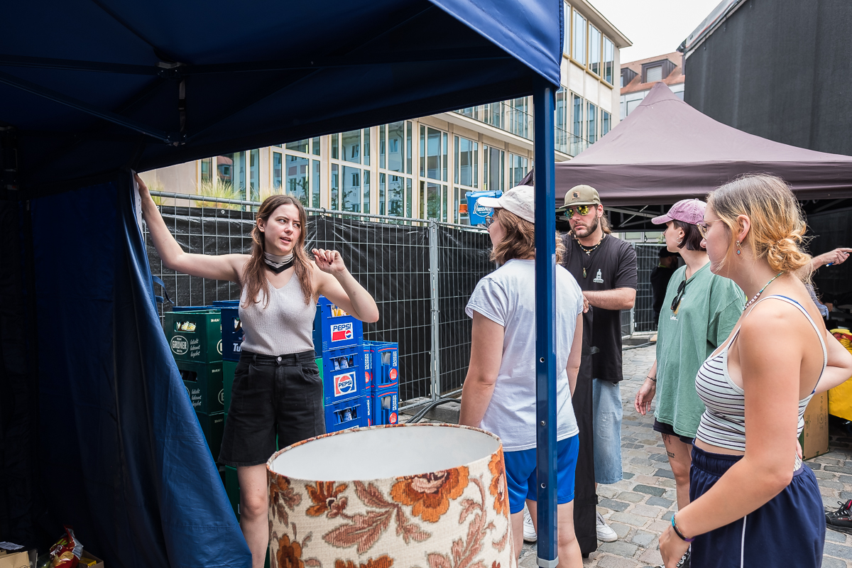 MUZ Musikzentrale Nürnberg e. V. Lilly Kletke Aufbau Aufbau Backstage Bühne Lorenzer Platz Bardentreffen Fotograf Jürgen Klieber 